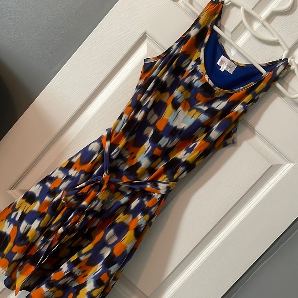 Bright and gorgeous dress!